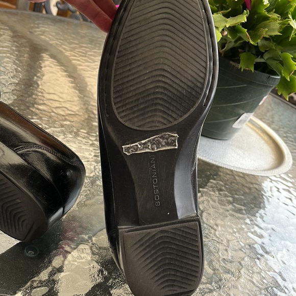 Men’s Bostonian Slip On Dress Shoes. Like New Size 11. Black. - Picture 10 of 13